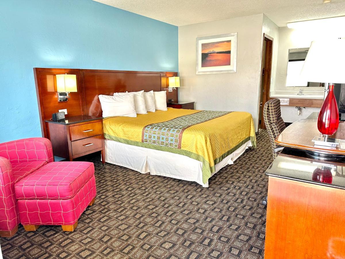 Lakes Inn Warsaw エクステリア 写真