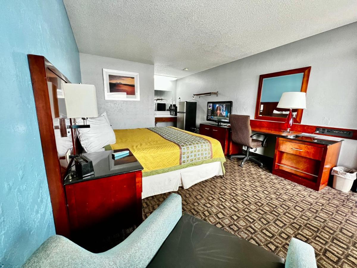 Lakes Inn Warsaw エクステリア 写真