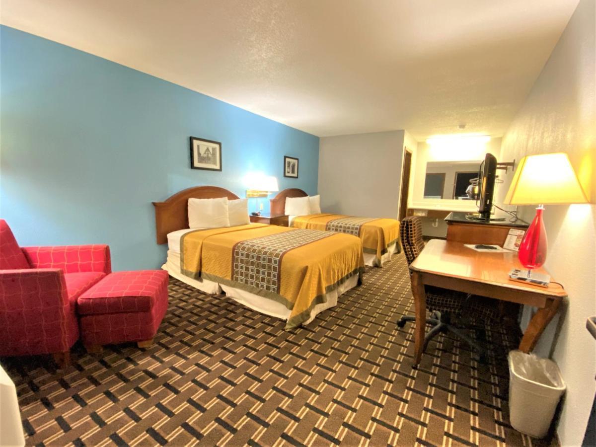 Lakes Inn Warsaw エクステリア 写真