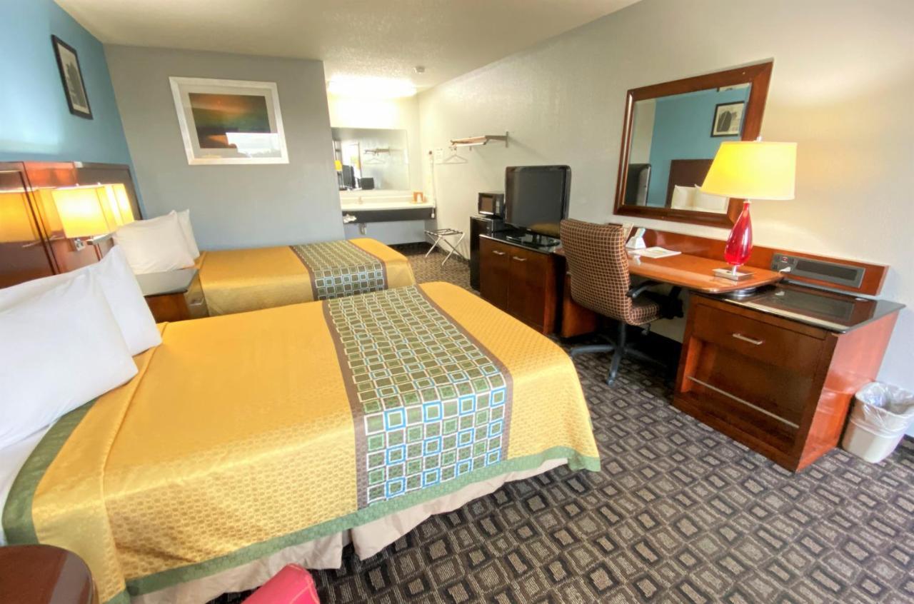 Lakes Inn Warsaw エクステリア 写真