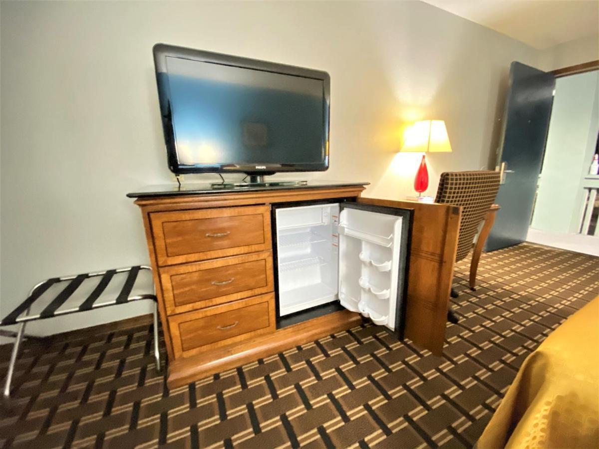 Lakes Inn Warsaw エクステリア 写真