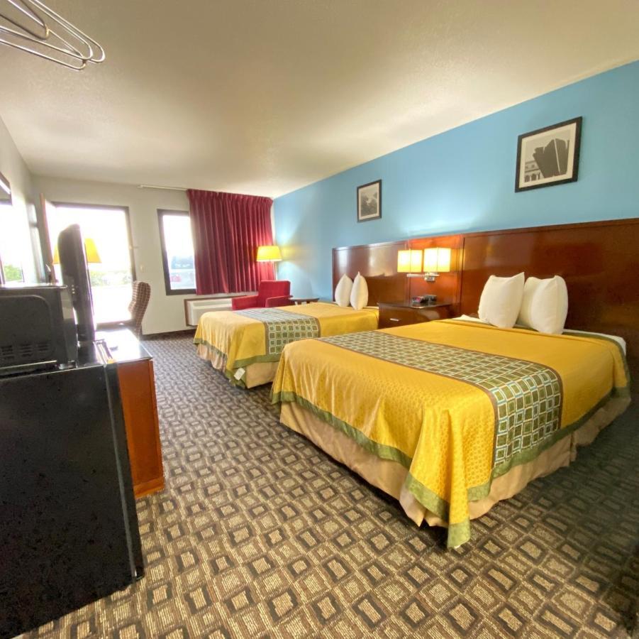 Lakes Inn Warsaw エクステリア 写真