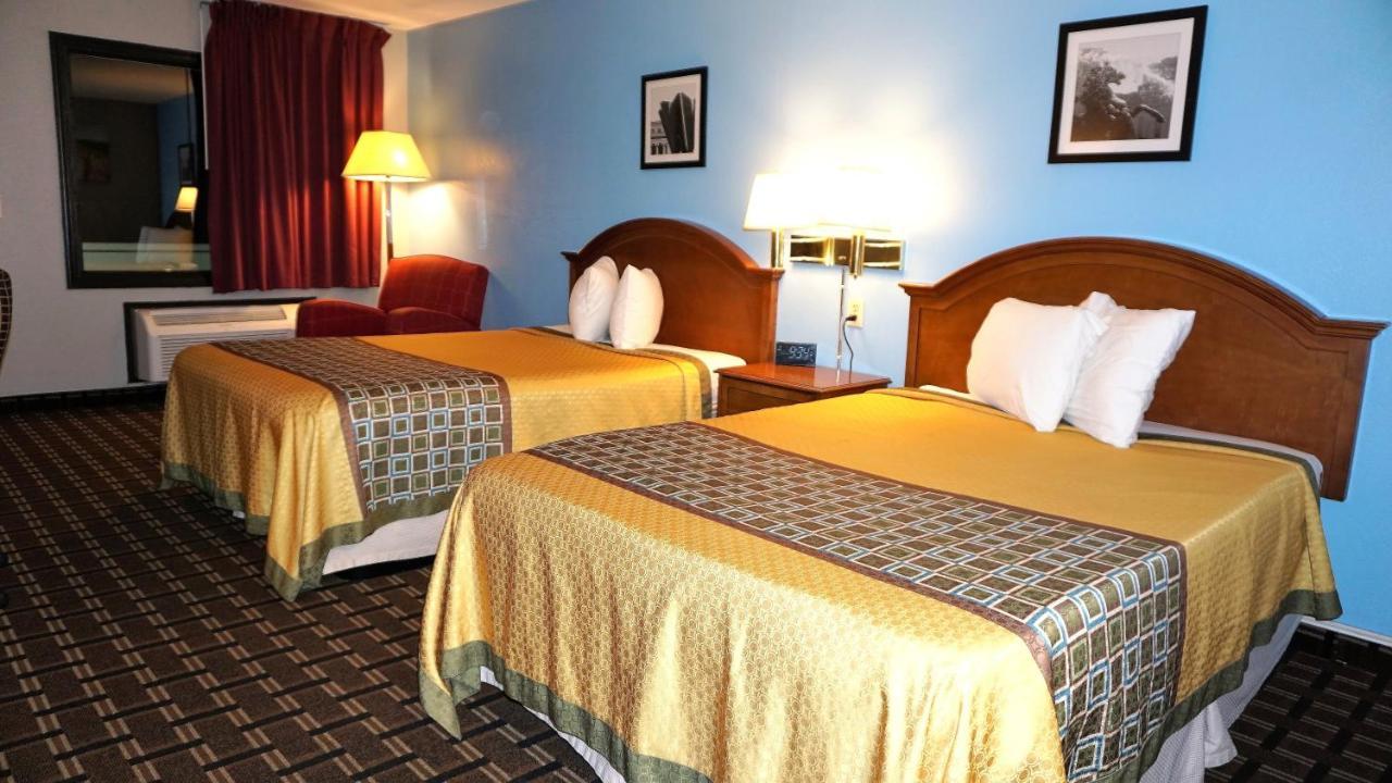Lakes Inn Warsaw エクステリア 写真