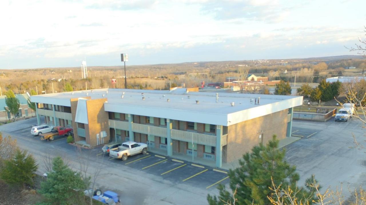 Lakes Inn Warsaw エクステリア 写真