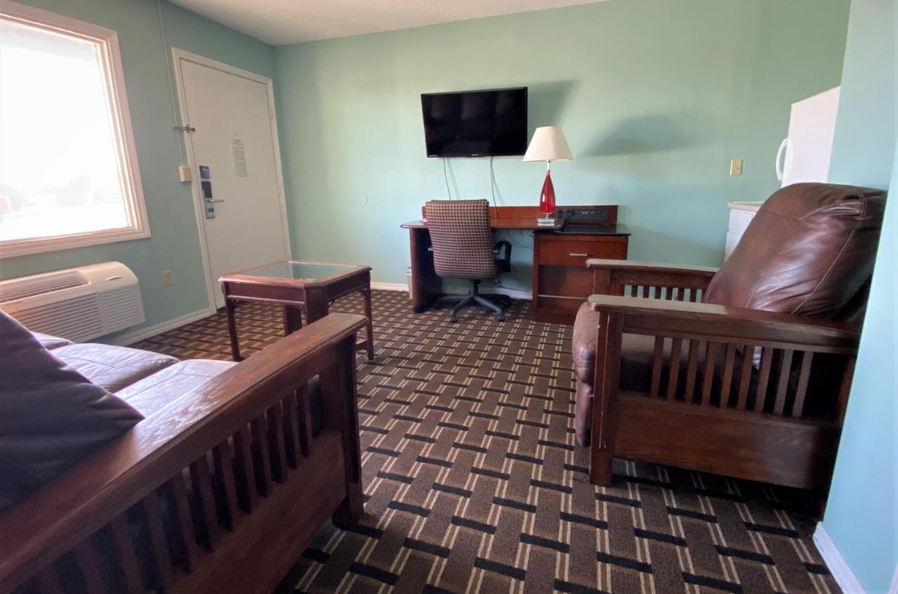 Lakes Inn Warsaw エクステリア 写真