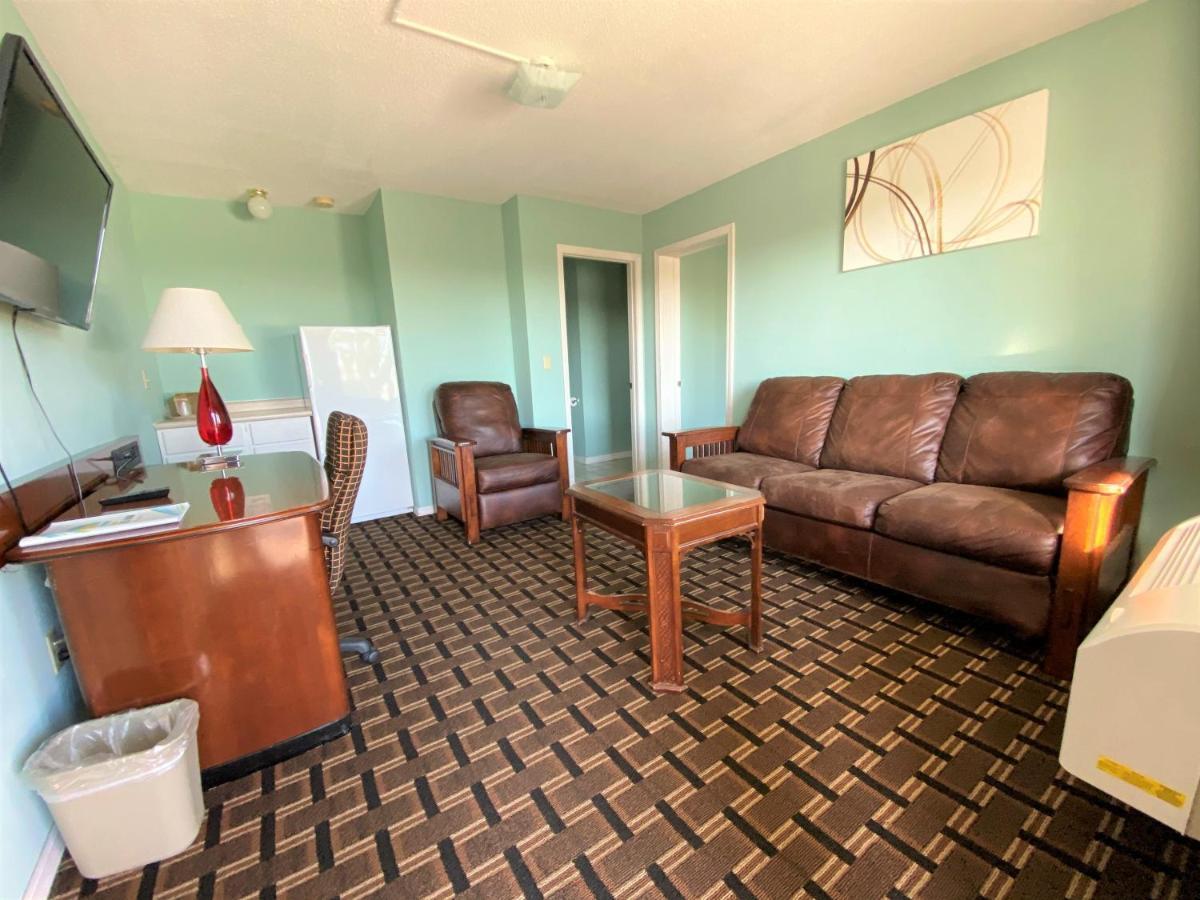 Lakes Inn Warsaw エクステリア 写真