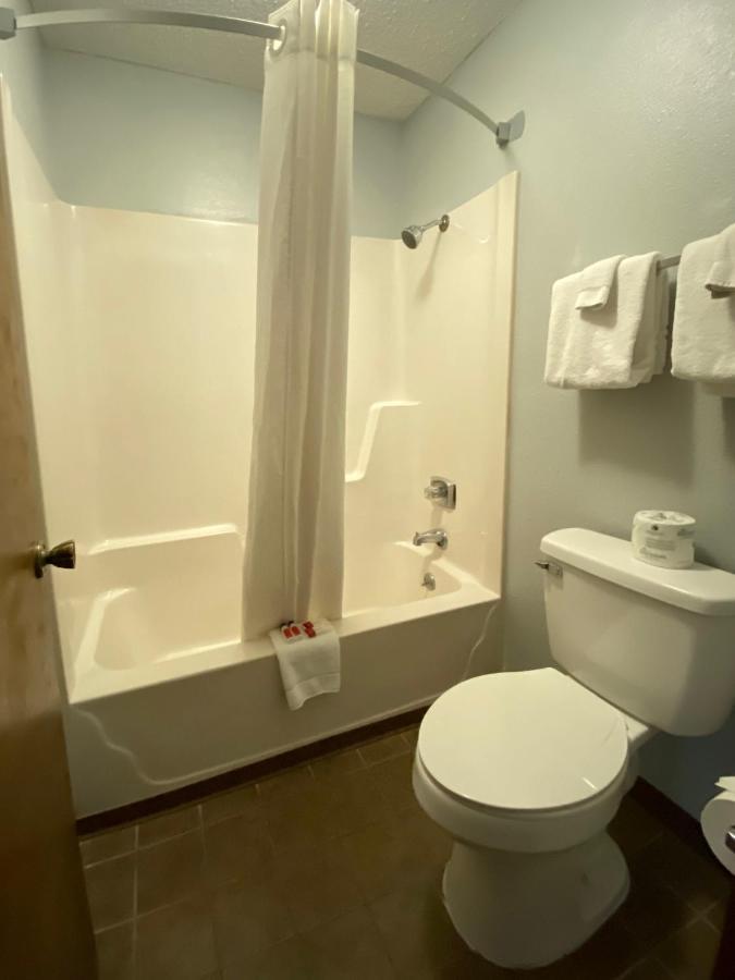 Lakes Inn Warsaw エクステリア 写真
