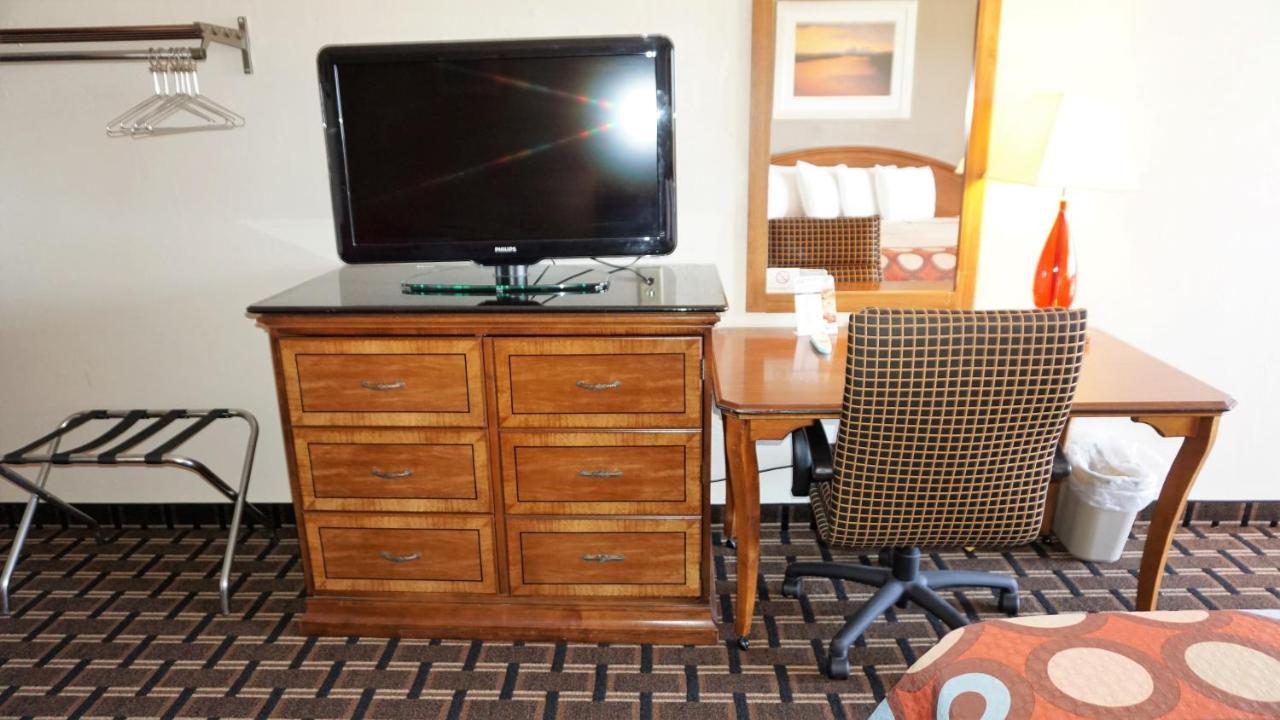 Lakes Inn Warsaw エクステリア 写真