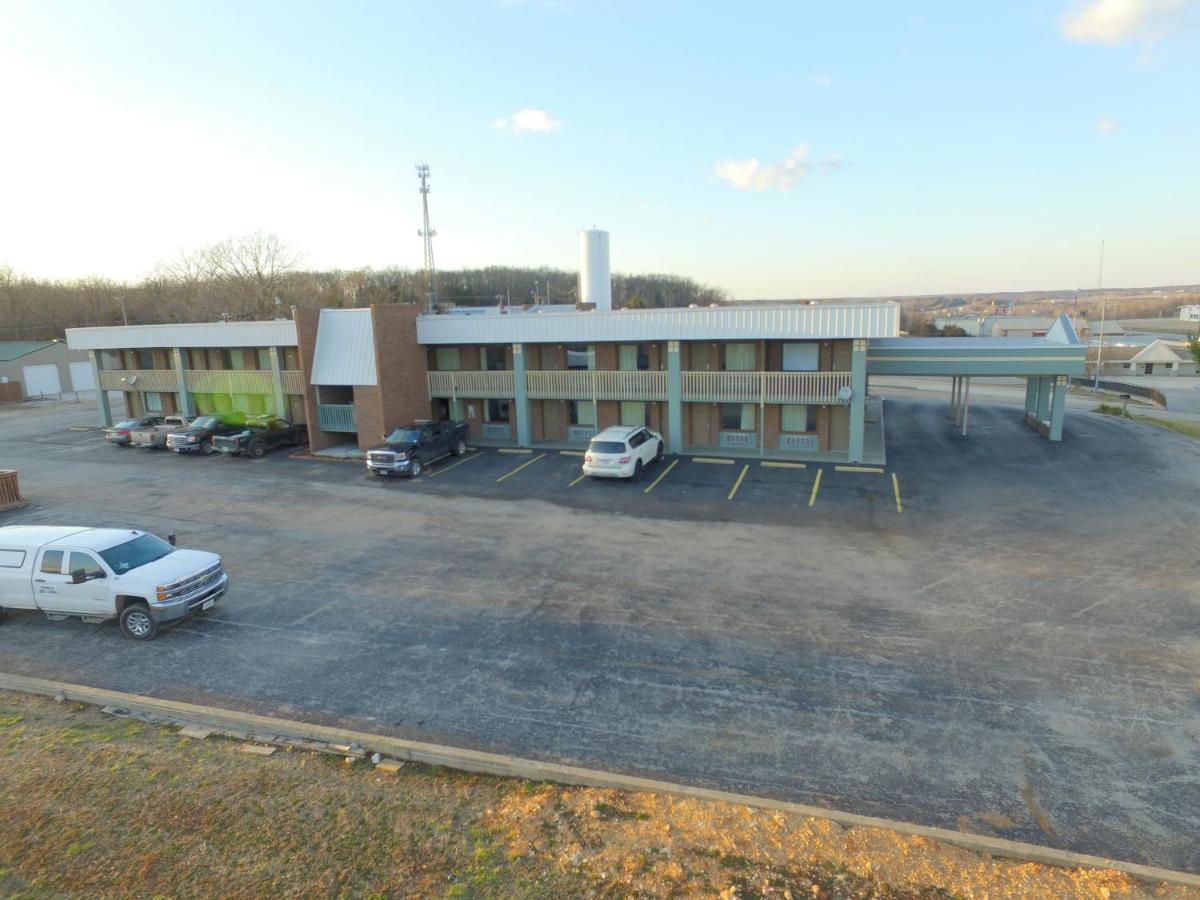 Lakes Inn Warsaw エクステリア 写真