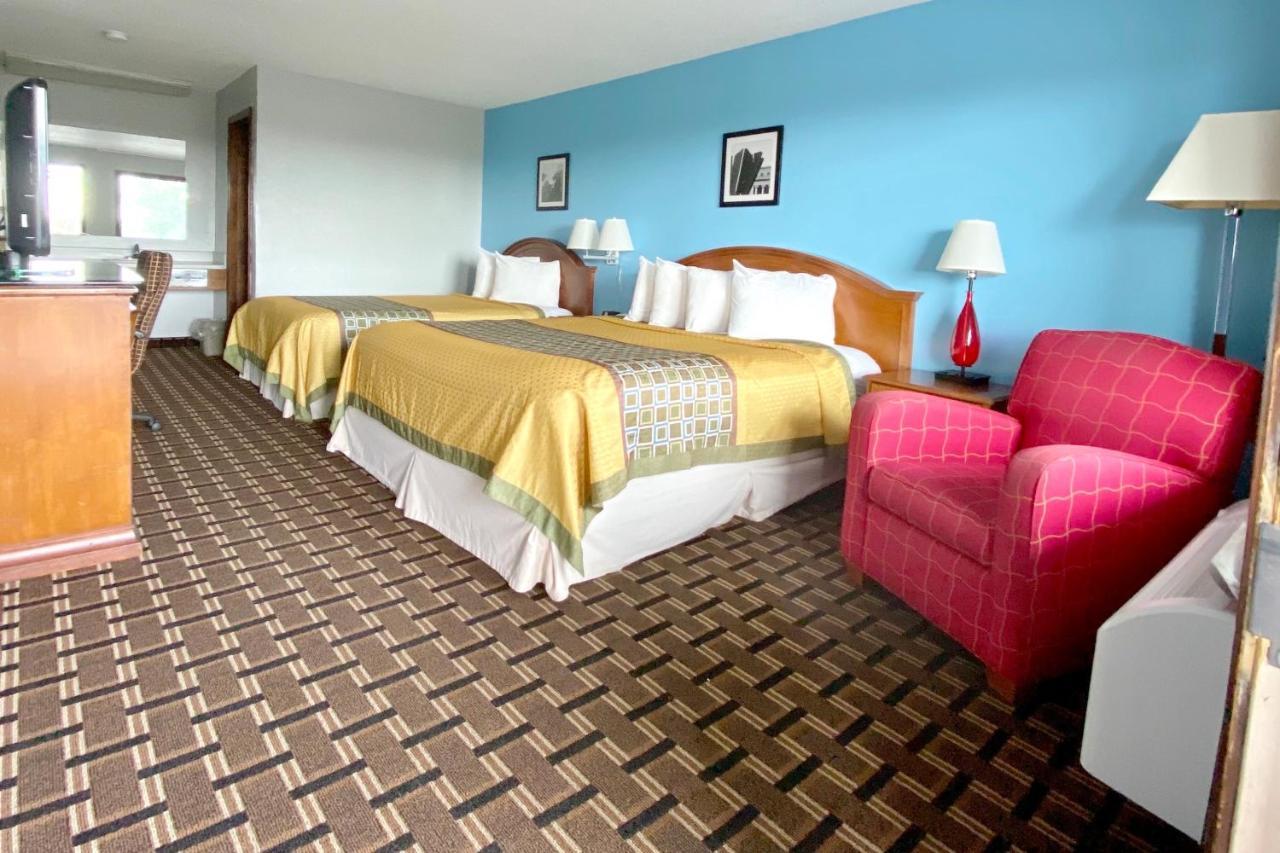 Lakes Inn Warsaw エクステリア 写真