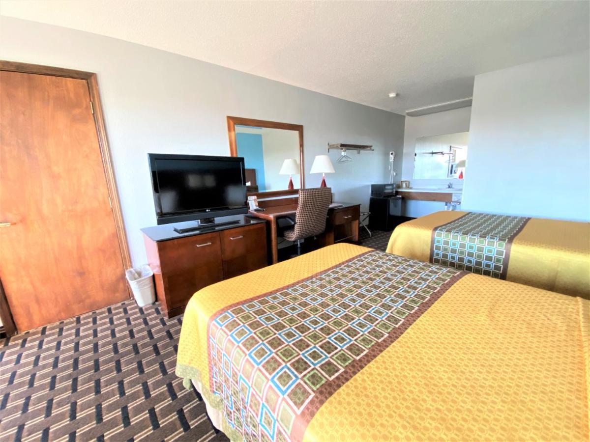 Lakes Inn Warsaw エクステリア 写真