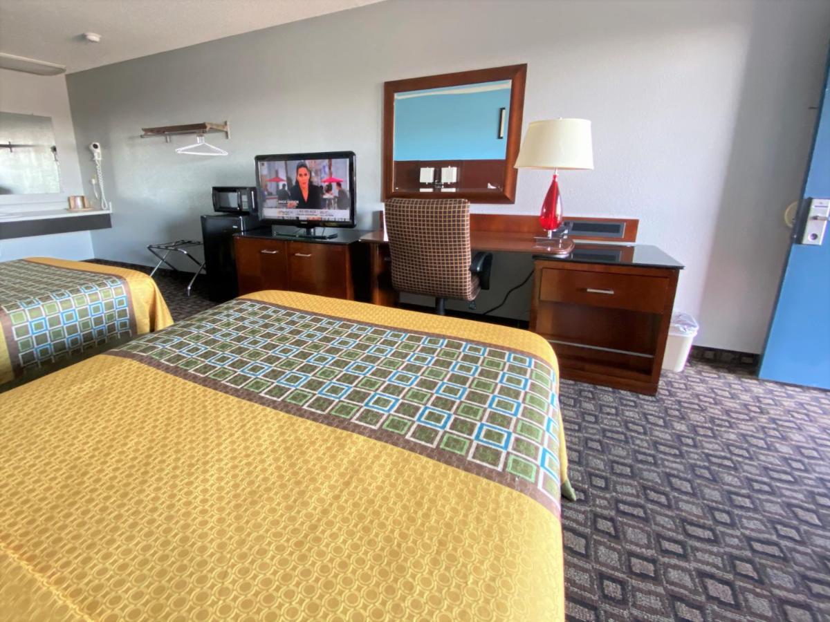 Lakes Inn Warsaw エクステリア 写真