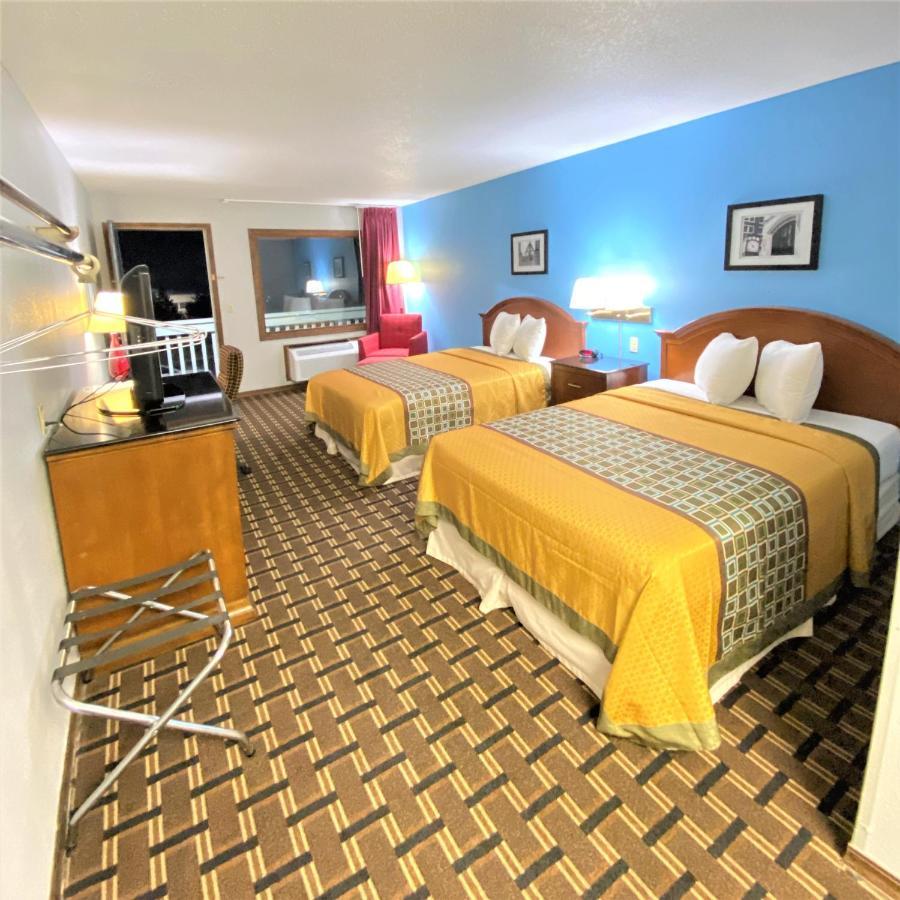 Lakes Inn Warsaw エクステリア 写真
